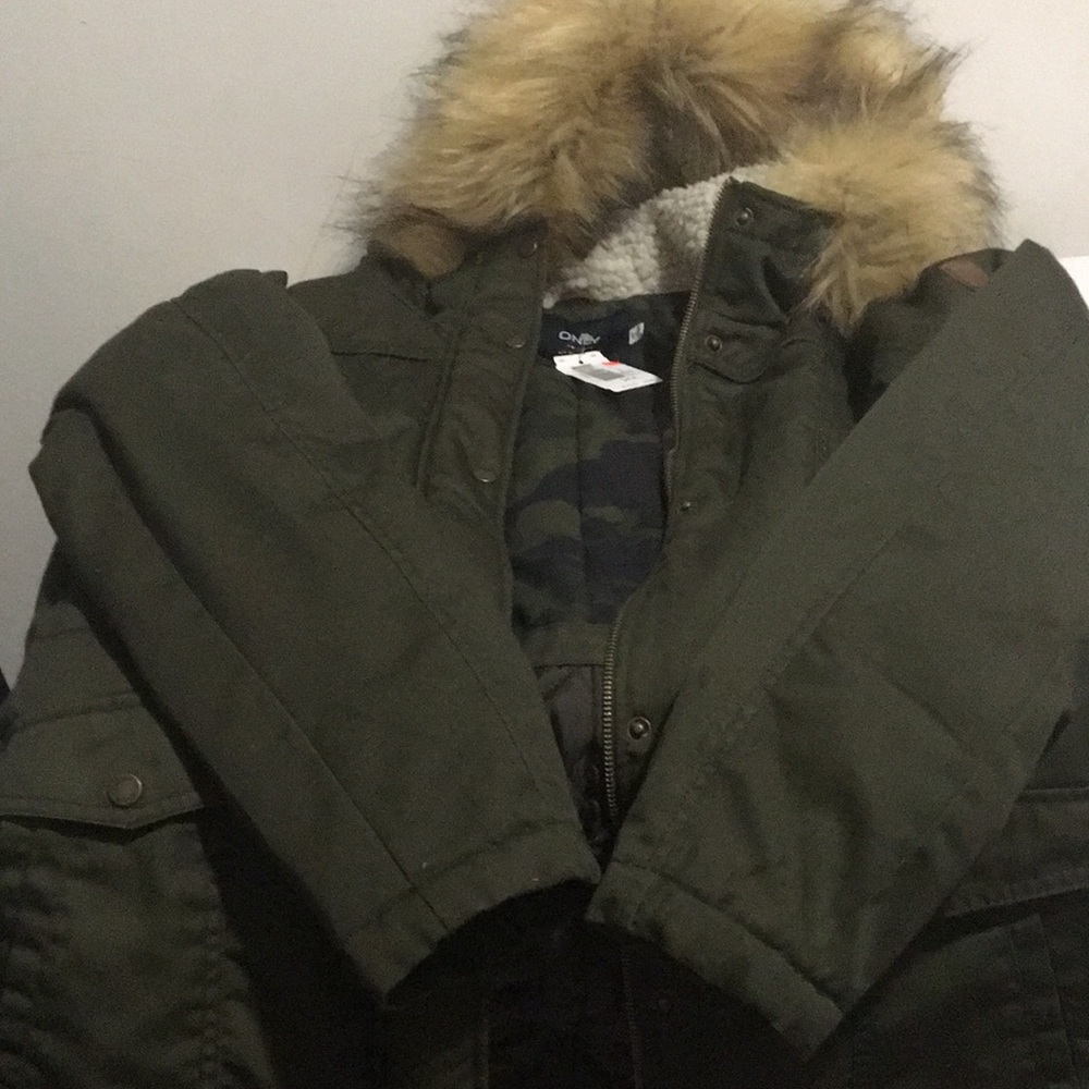 Jacket - Picture 3 of 4